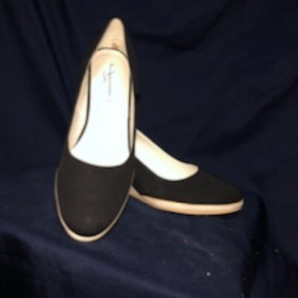 shoes - Picture 3 of 4